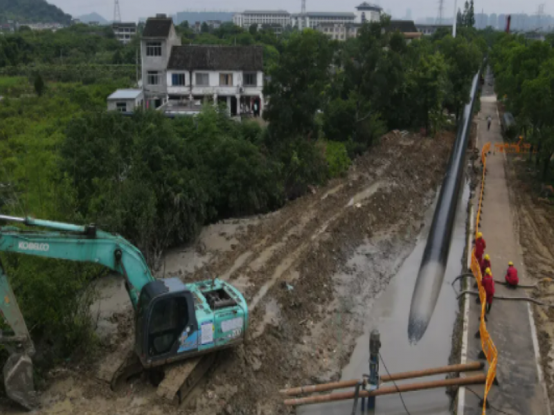 碧水红心·“双百”争先丨台州南片水资源优化利用工程（椒江段）第一段钢管回拖顺利完成